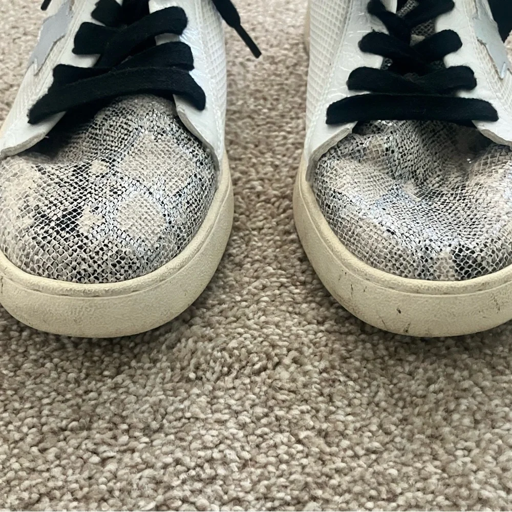 White Raven White Snake Embossed Star Lace Up Sneakers US‎ Size 7.5 Streetwear